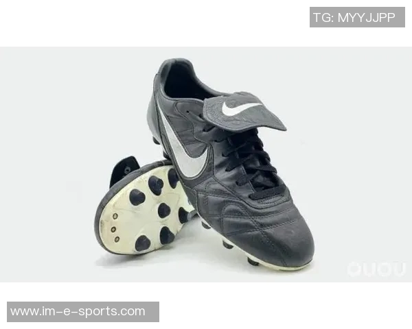 球星经典足球鞋复刻版精选图集 足球历史上的那些传奇之作